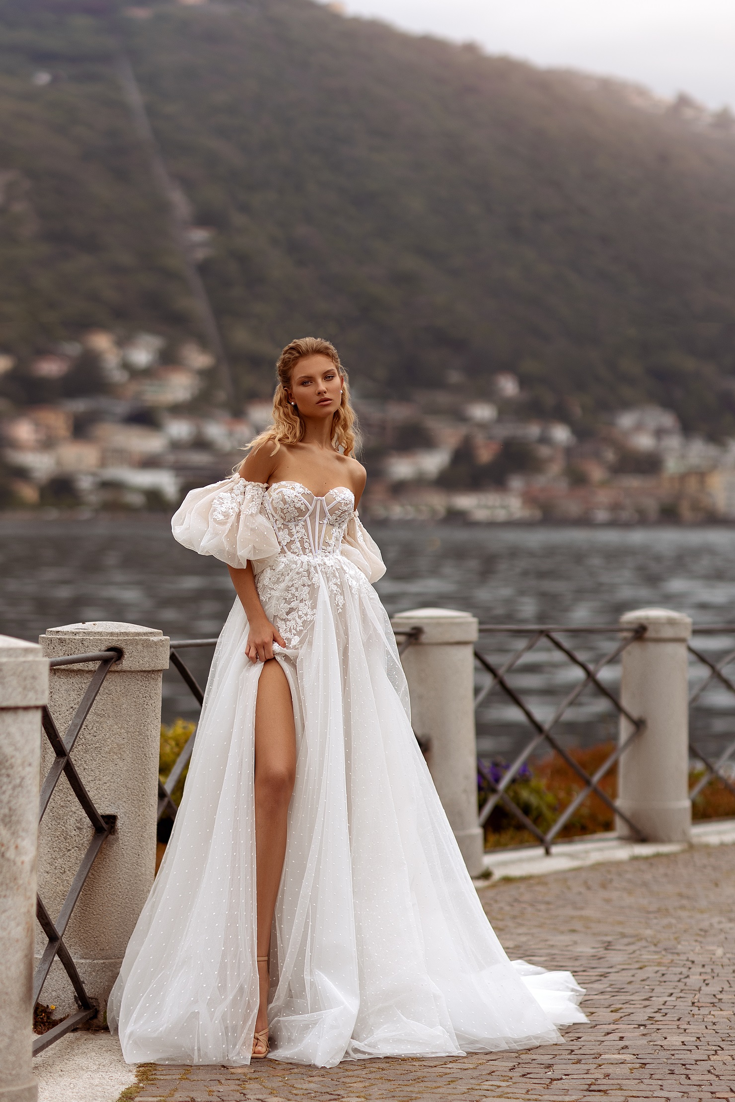 1024-1-Lady-Di-Bride-wedding-dress